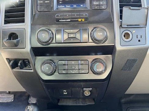 Used 2019 Ford F550 4x4 Regular Cab Super Duty image 27