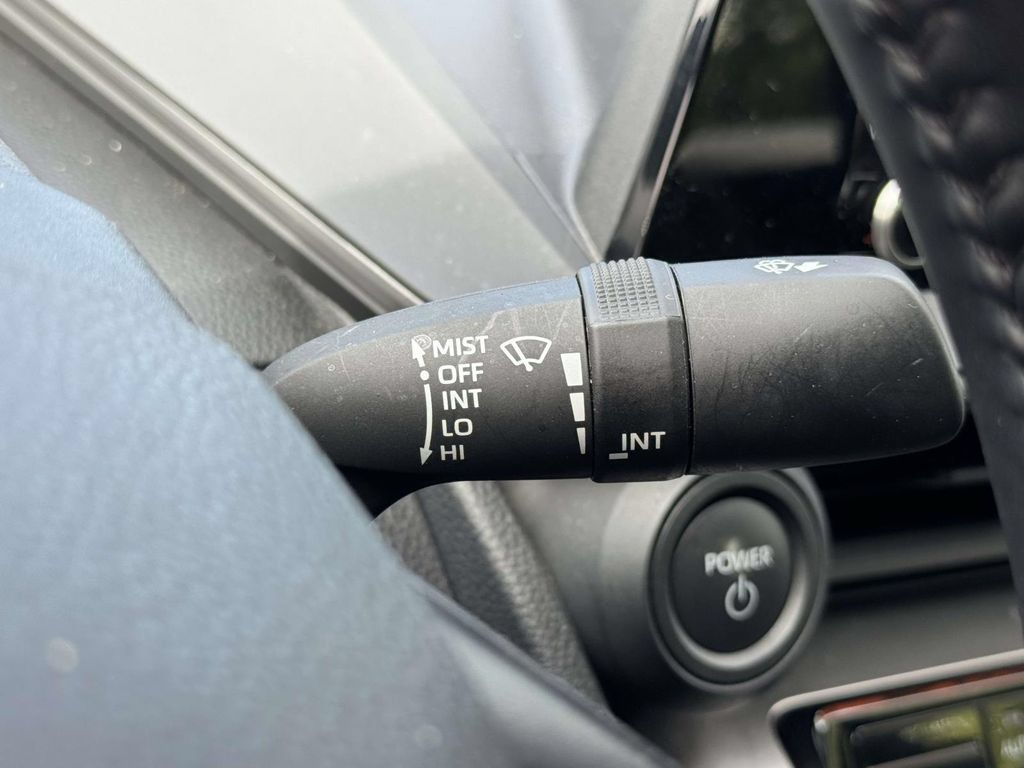 Used 2024 Toyota Prius LE FWD image 25