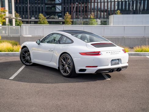 Certified 2019 Porsche 911 Carrera T RWD image 3