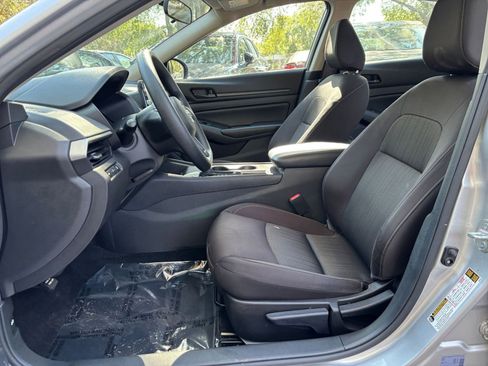 Used 2024 Nissan Altima 2.5 S FWD image 25