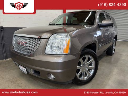 Used 2011 GMC Yukon Denali image 1