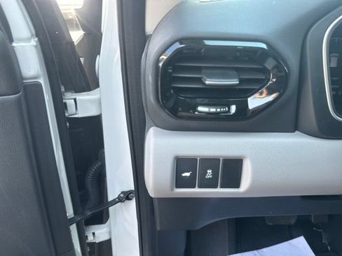 Used 2023 Honda Pilot Touring image 18