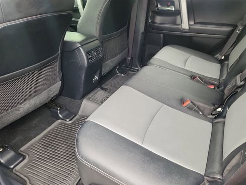 Used 2022 Toyota 4Runner SR5 Premium w/ Moonroof Package AWD/4WD image 9