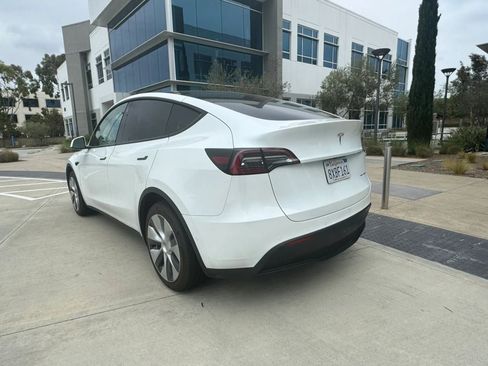 Used 2023 Tesla Model Y Long Range AWD/4WD image 5