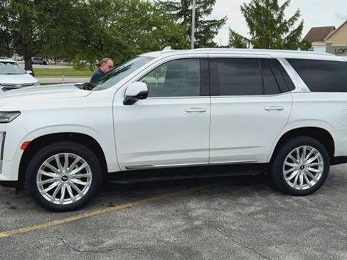 Used 2021 Cadillac Escalade Luxury AWD/4WD image 5