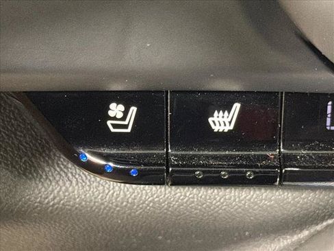 Used 2016 Chevrolet Camaro SS RWD image 28
