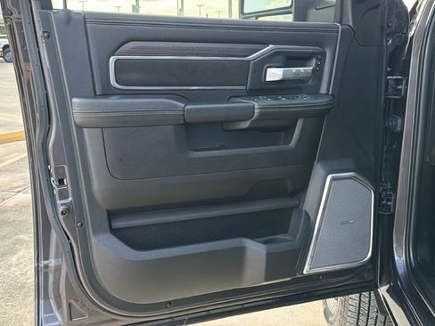 Used 2025 RAM 3500 Laramie AWD/4WD image 11