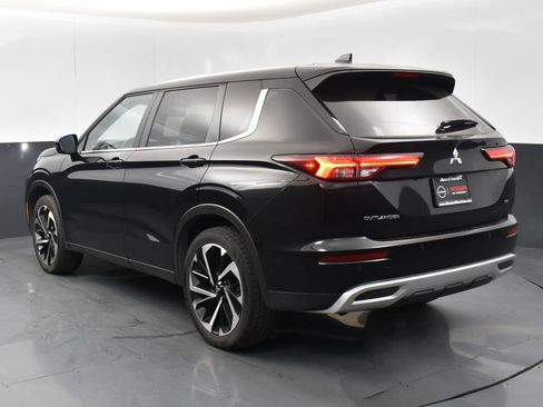 Used 2024 Mitsubishi Outlander SE image 6