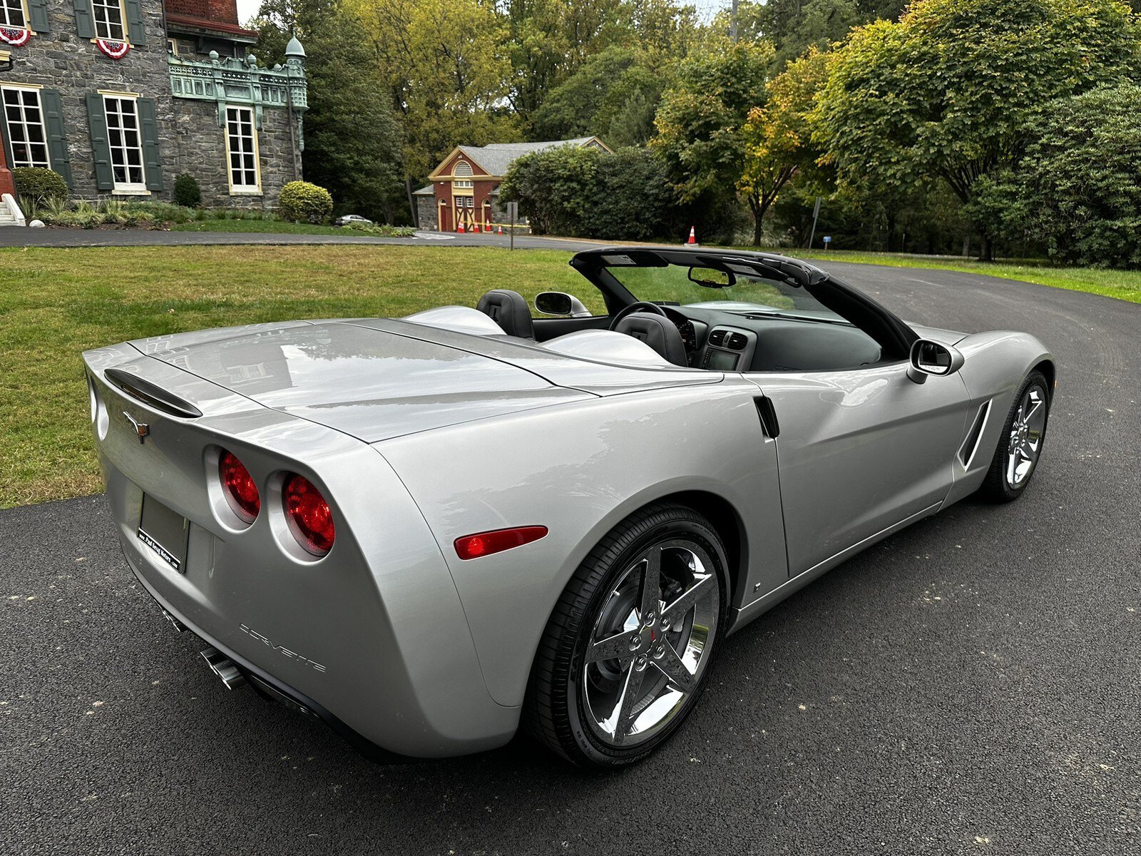 Used 2007 Chevrolet Corvette Convertible w/ Preferred Equipment Group RWD image 9