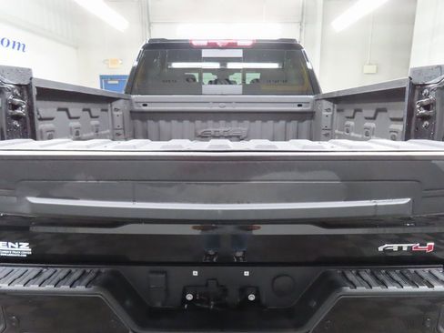 Used 2024 GMC Sierra 1500 AT4 w/ Technology Package image 41