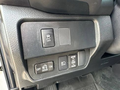 Used 2023 Toyota Tacoma TRD Off-Road AWD/4WD image 9