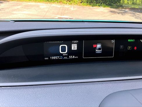 Used 2021 Toyota Prius Limited FWD image 12