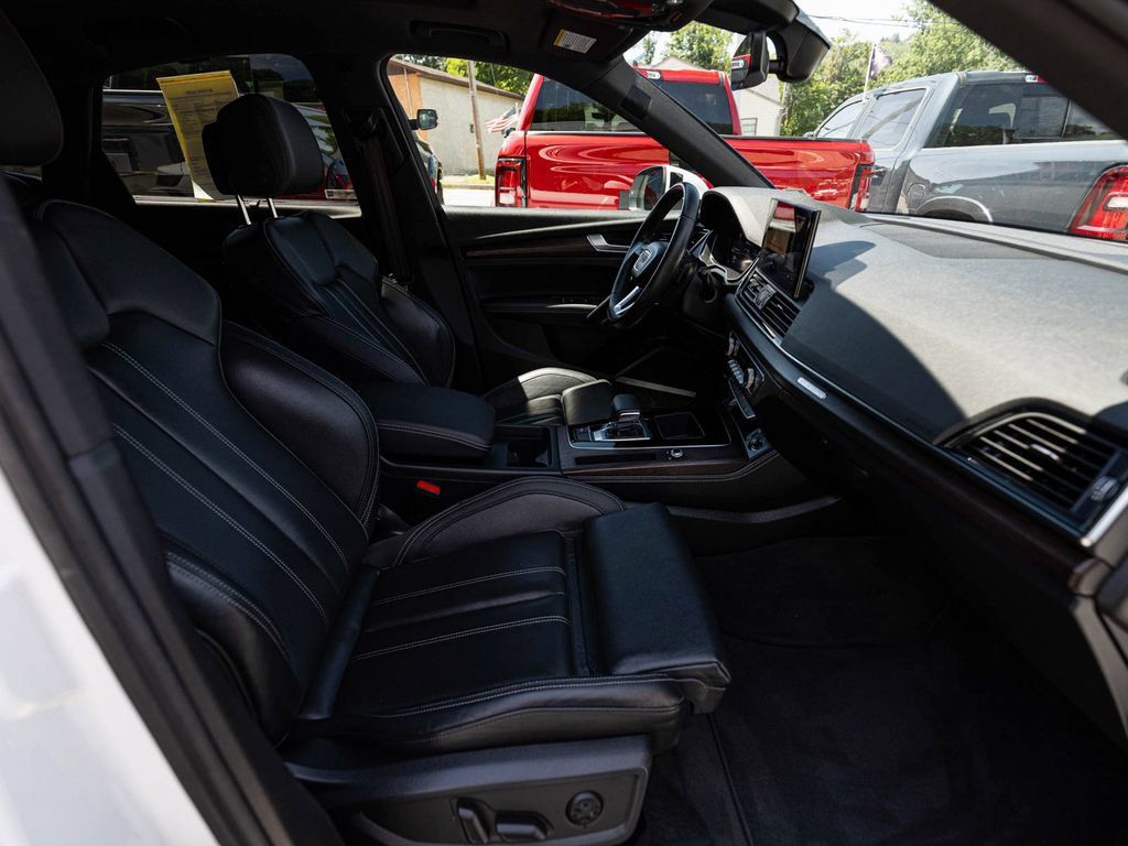 Used 2023 Audi Q5 2.0T Premium Plus w/ Premium Plus Package AWD/4WD image 30