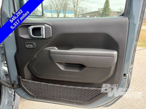 Used 2026 Jeep Wrangler Unlimited Rubicon AWD/4WD image 31