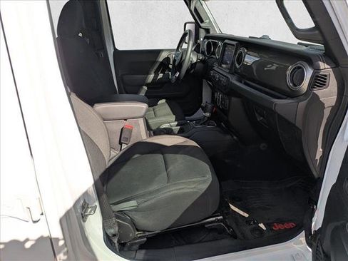 Used 2019 Jeep Wrangler Unlimited Sahara image 19