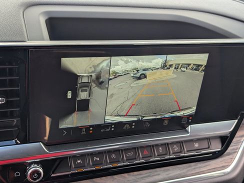 Used 2025 GMC Sierra 1500 SLT w/ SLT Premium Plus Package image 28