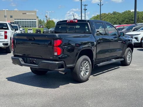 Used 2024 Chevrolet Colorado LT w/ LT Convenience Package III RWD image 3