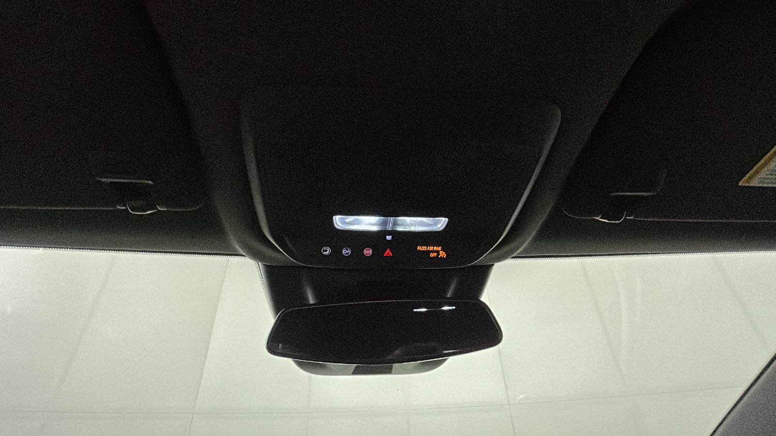 Used 2024 Chevrolet Equinox EV RS FWD image 31
