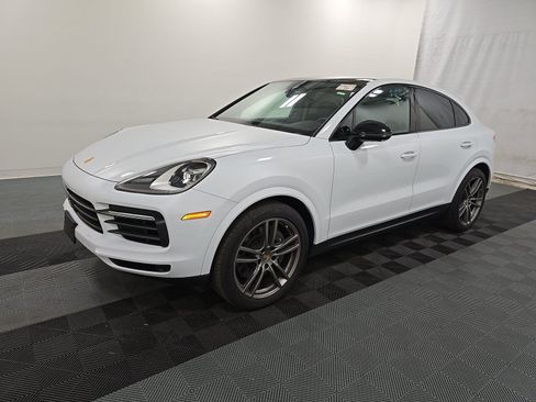 Used 2023 Porsche Cayenne Platinum Edition AWD/4WD image 2