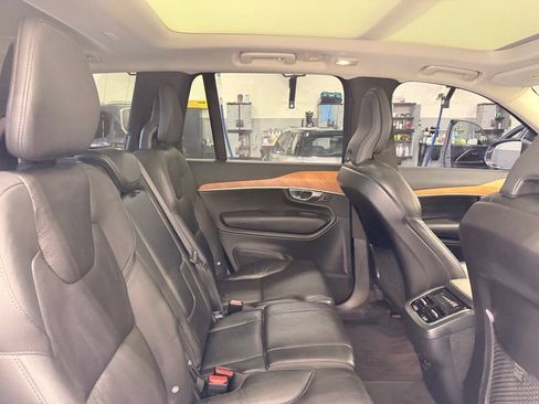 Used 2023 Volvo XC90 B6 Plus w/ Protection Package Premier AWD/4WD image 27
