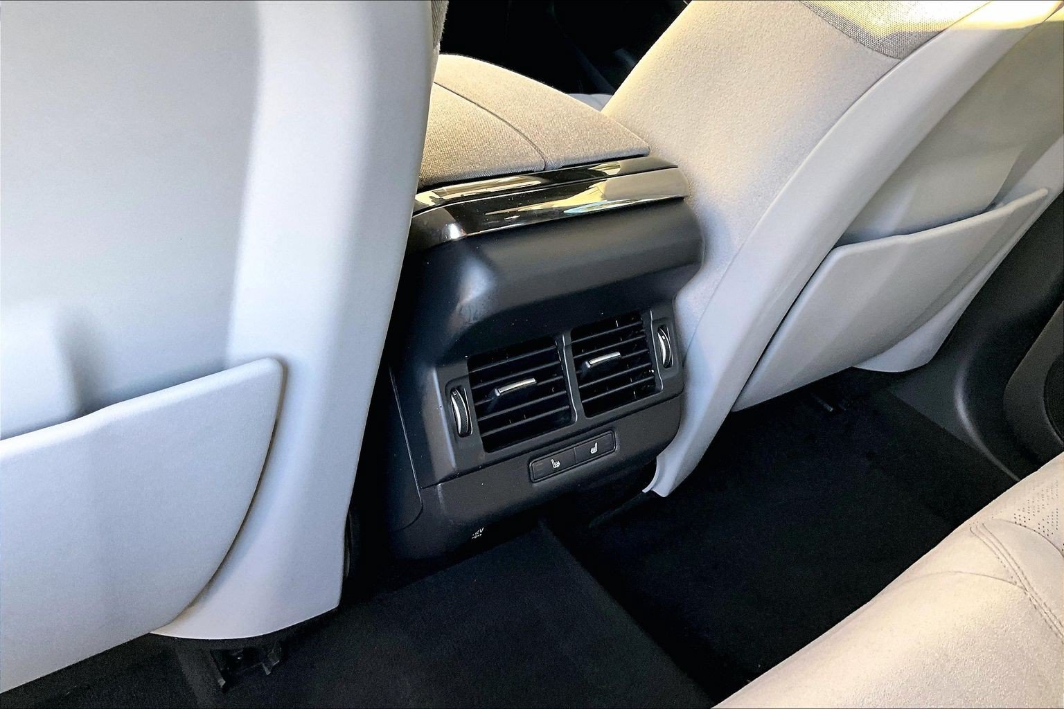 Used 2020 Land Rover Range Rover Evoque R-Dynamic HSE AWD/4WD image 31