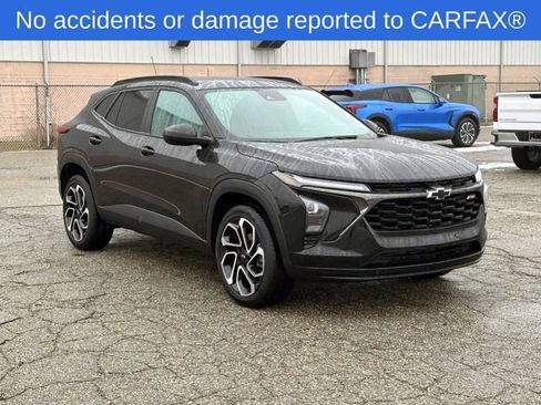 Certified 2024 Chevrolet Trax RS w/ Driver Confidence Package image 8