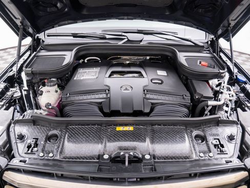 New 2026 Mercedes-Benz GLS 580 4MATIC image 31