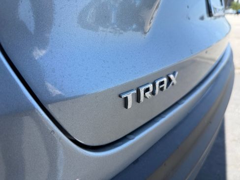 Used 2024 Chevrolet Trax LS w/ LS Convenience Package FWD image 21