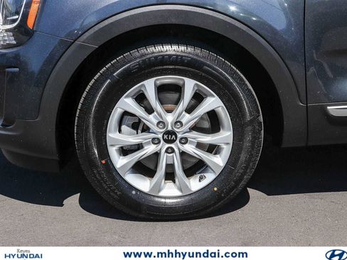Used 2020 Kia Telluride LX FWD image 9