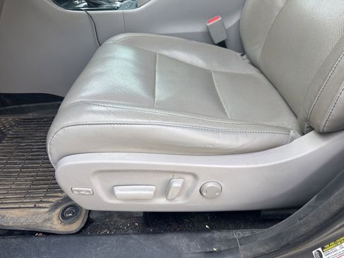 Used 2018 Toyota Highlander Limited Platinum AWD/4WD image 7