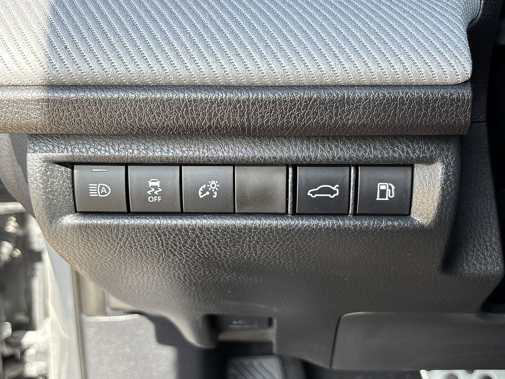 Used 2025 Toyota Camry SE w/ Convenience Package FWD image 24