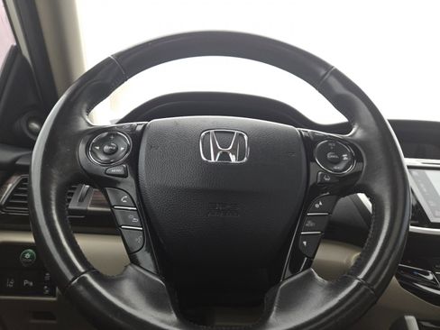 Used 2016 Honda Accord Touring image 24