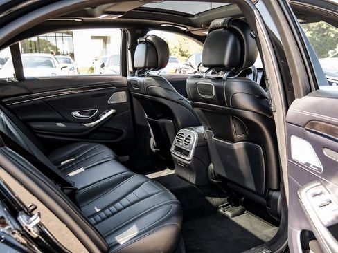 Used 2019 Mercedes-Benz S 560 4MATIC Sedan image 39