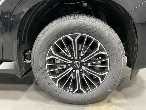 New 2025 Nissan Armada SL w/ Captain's Chari Seat Package image 33