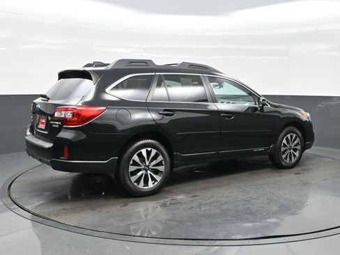 Used 2017 Subaru Outback 2.5i Limited image 6