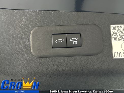 New 2025 Toyota Crown Signia image 13