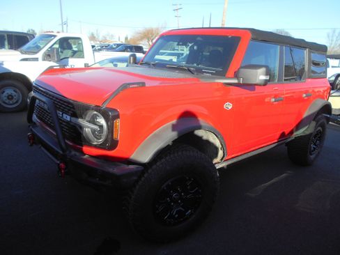 Used 2022 Ford Bronco 4-Door image 3