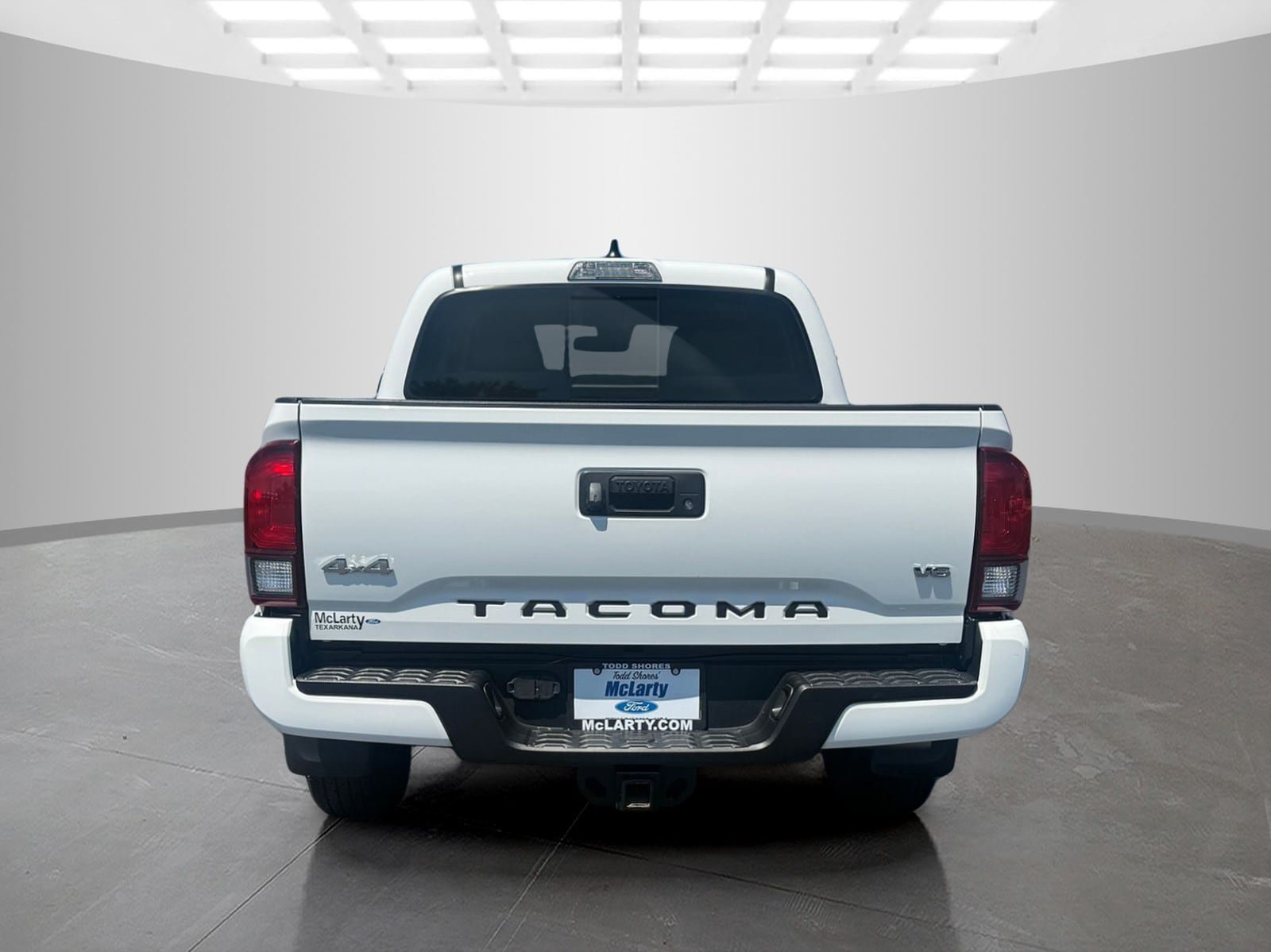 Used 2023 Toyota Tacoma SR5 w/ Technology Package AWD/4WD image 4