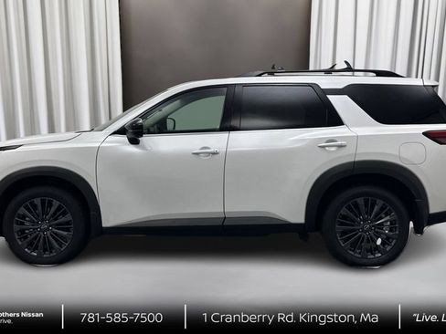 New 2026 Nissan Pathfinder SL w/ SL Premium Package AWD/4WD image 8