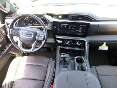 Used 2024 GMC Sierra 1500 Denali w/ Denali Reserve Package AWD/4WD image 17