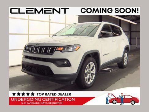 Used 2025 Jeep Compass Latitude w/ Sun & Sound Group AWD/4WD image 1