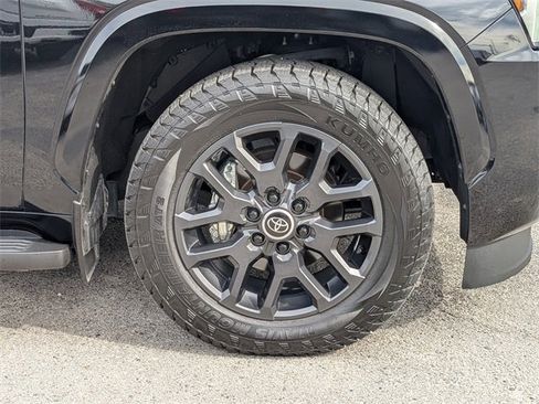 Used 2024 Toyota Sequoia Platinum image 12