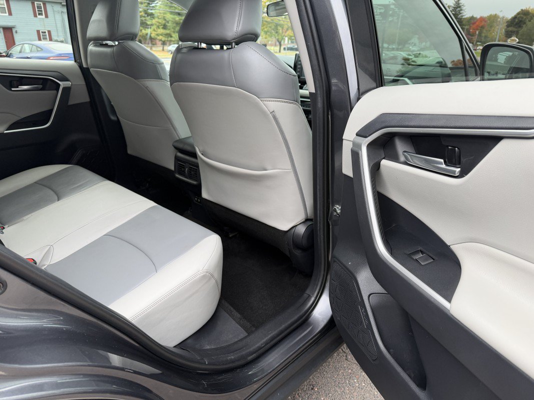 Used 2019 Toyota RAV4 XLE Premium w/ Cold Weather Package AWD/4WD image 24