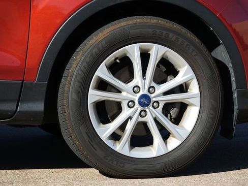 Used 2019 Ford Escape SE image 40