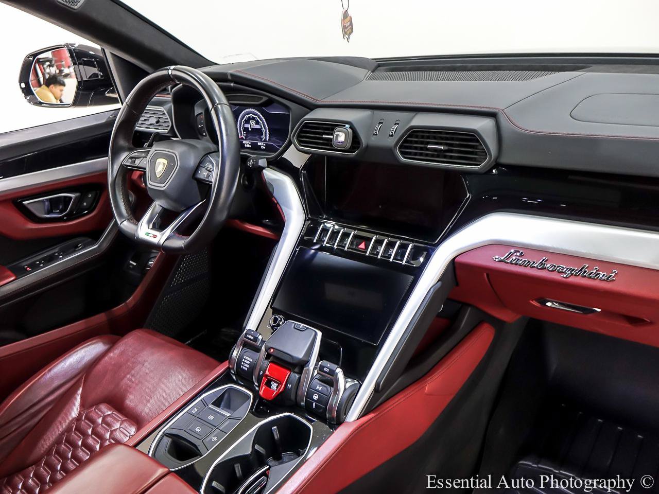 Used 2021 Lamborghini Urus AWD/4WD image 37