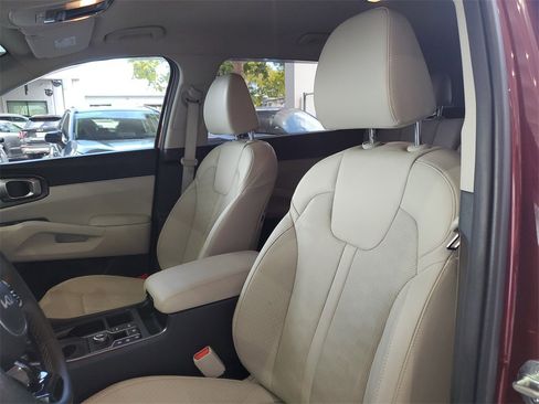Certified 2025 Kia Sorento S image 20