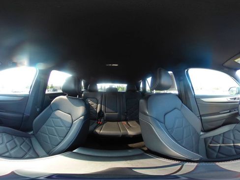 Used 2025 Volkswagen Atlas Cross Sport SE FWD image 41