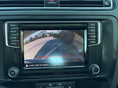 Used 2016 Volkswagen Jetta SE image 24