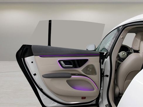 Used 2022 Mercedes-Benz EQS 450+ Sedan image 25