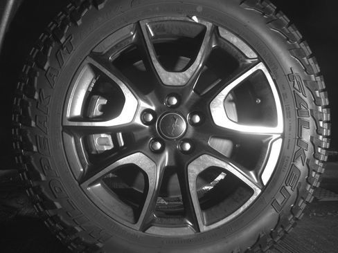 Used 2025 Jeep Compass Trailhawk AWD/4WD image 12